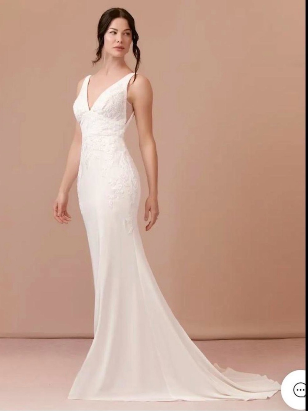 Elegant White V-Neck Lace-Trim Bridal Gown